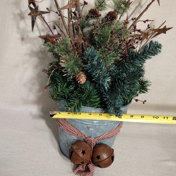 Primitive Faux Winter Arrangement - Picture 8 of 9